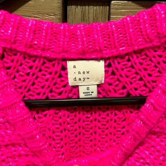 Knitted bright pink sweater - Small - Picture 2 of 3